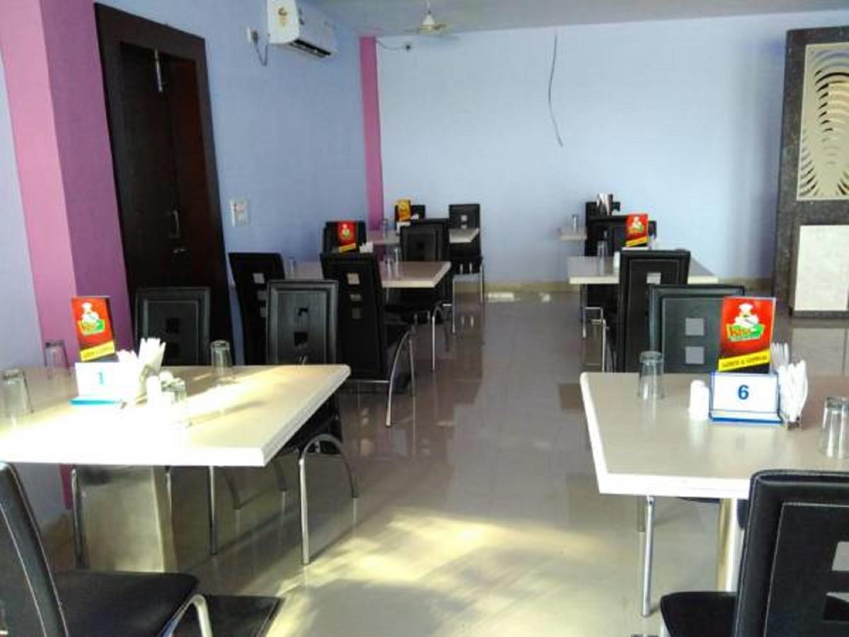Hotel Blue Star Datia Exterior photo